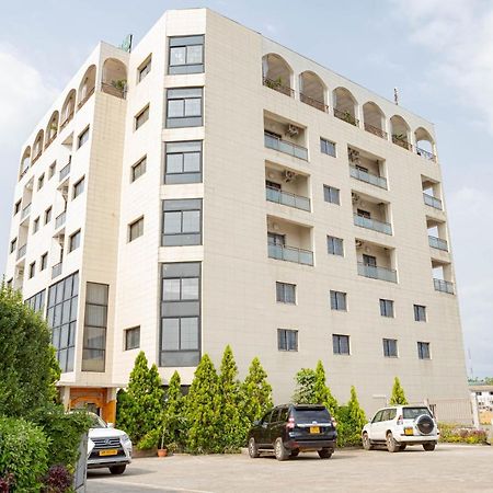 Hotel Hibiscus Louis Либревил Екстериор снимка